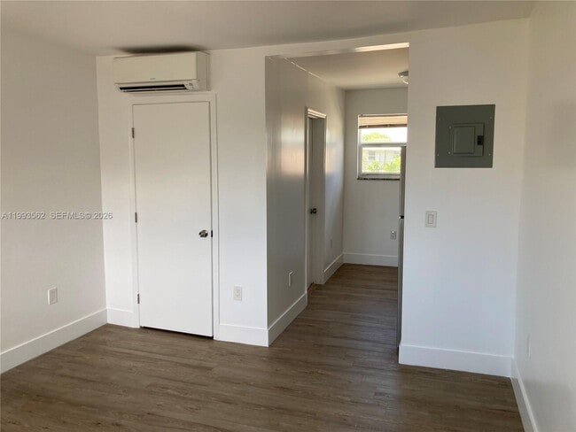 Foto del edificio - 1815 NW 1st Ct