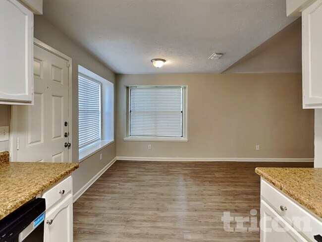 Foto del edificio - 2407 Springridge Dr