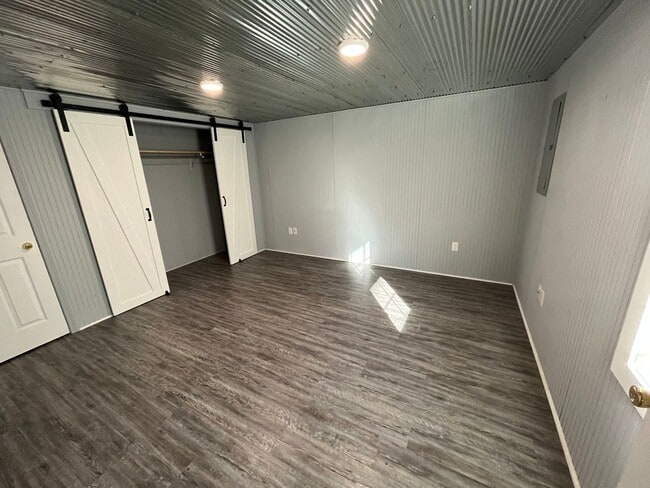 Building Photo - 1 Bedroom 1 Bathroom in Southside STRICT NO PETS