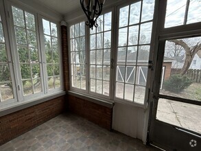 Building Photo - 95 Ahrens St