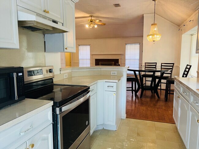 Foto del edificio - 7836 Squire Ln