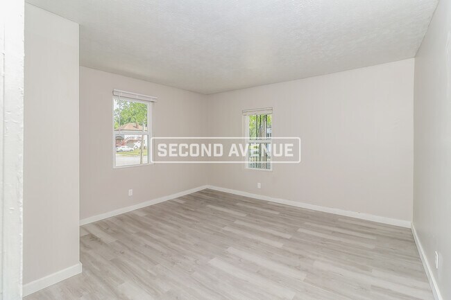 Foto del edificio - 1178 Simmons Ave