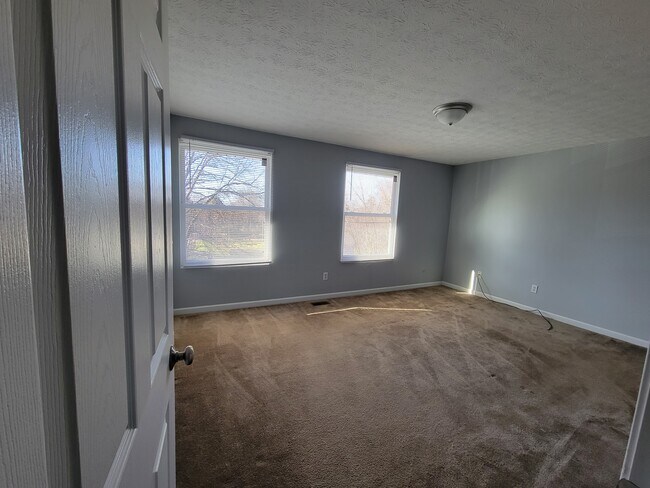 Building Photo - 13636 Mogadore Ave NW