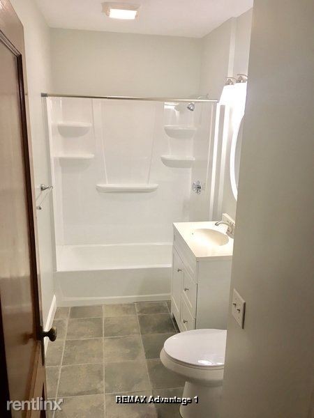 Foto del edificio - 2 br, 1 bath Apartment - 43 Wayne St