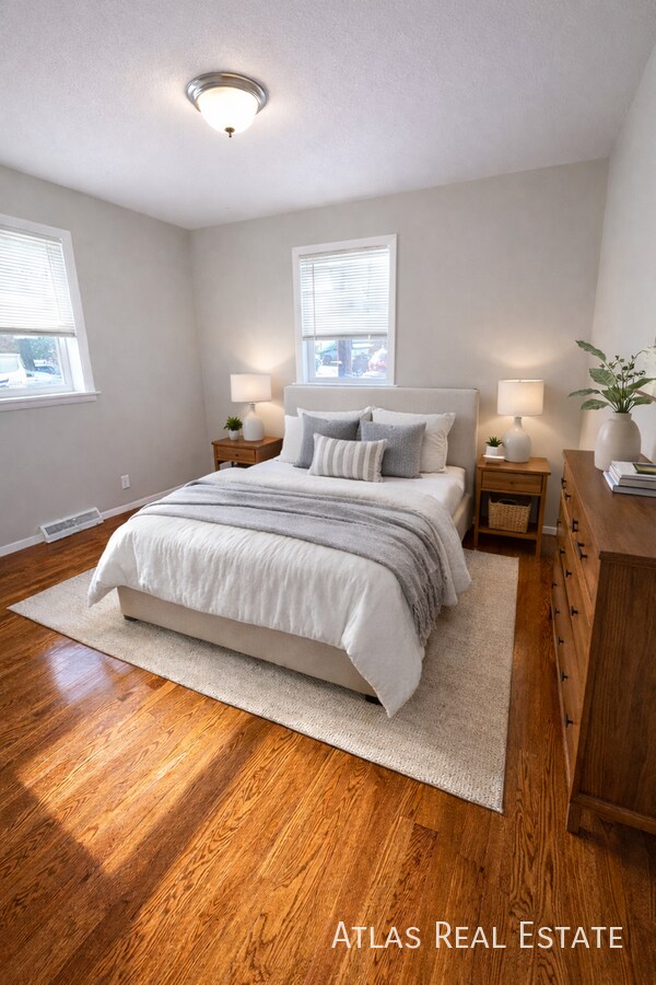 Foto del edificio - 6646 Maywood Ave