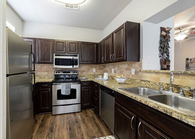 Building Photo - Marquis at Bellaire Ranch