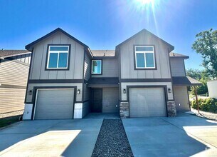 Building Photo - 609 N Rd 34