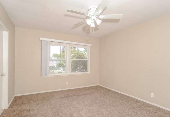 Building Photo - 10544 Densmore Ave