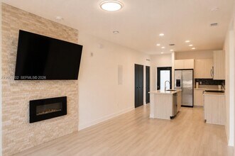 Building Photo - 4740 NW 84th Ct