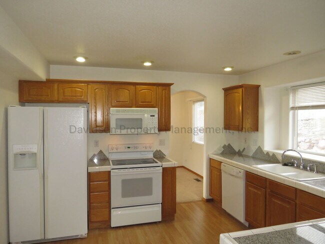 Foto del edificio - 15485 Curwood Dr
