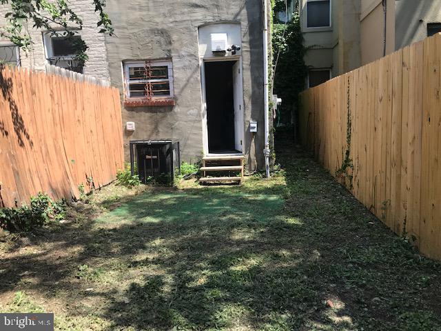 Building Photo - 1112 Guilford Ave