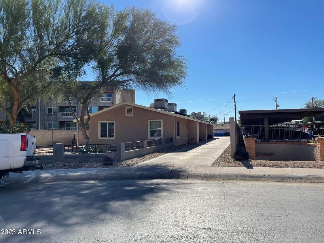 33 E Ruth Ave Unit 4, Phoenix, AZ 85020 Room for Rent in Phoenix, AZ