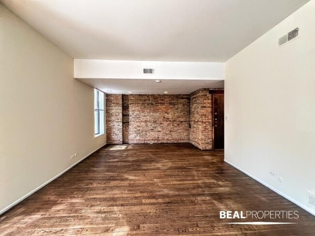 Foto del edificio - 2 bedroom in CHICAGO IL 60657