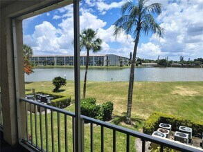 Building Photo - 3737 Lake Bayshore Dr
