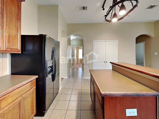 Building Photo - 2729 Lone Ranger Trl