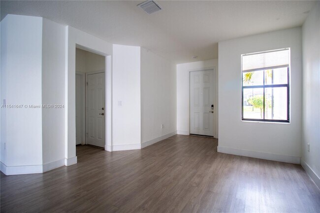 Building Photo - 3435 W 105 th Pl