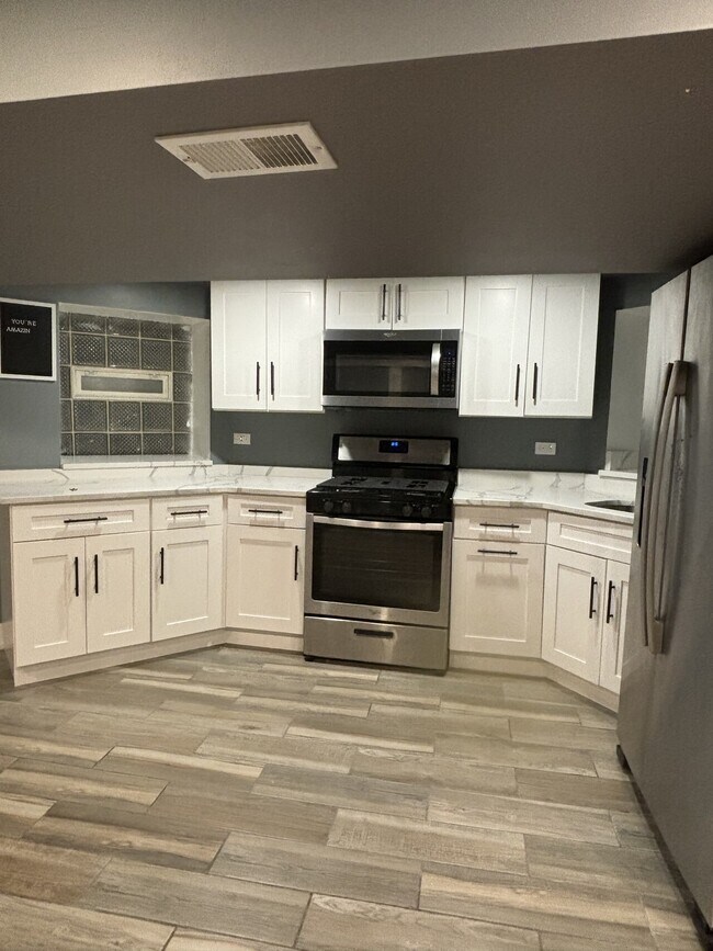Foto del edificio - 2122 N. Keystone Ave