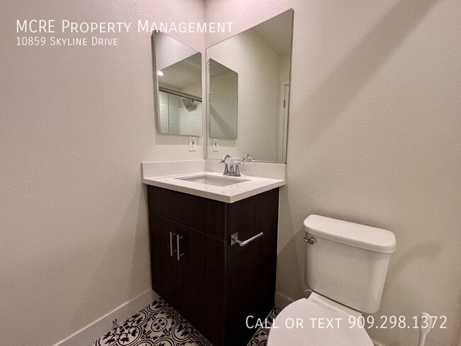 Foto del edificio - 10859 Skyline Dr