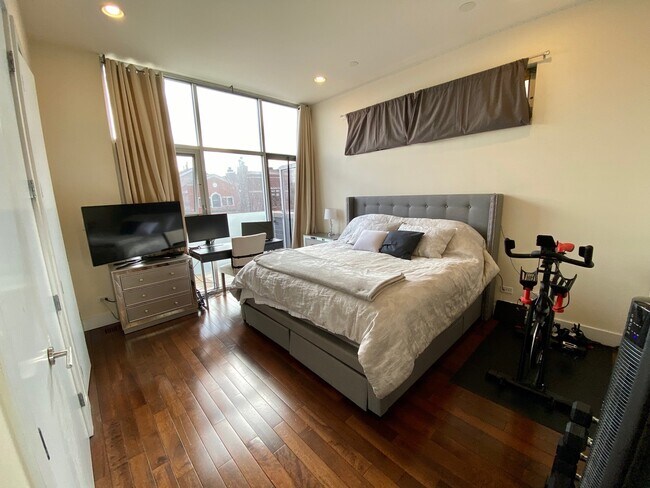 Foto del edificio - 2738 N Southport Ave