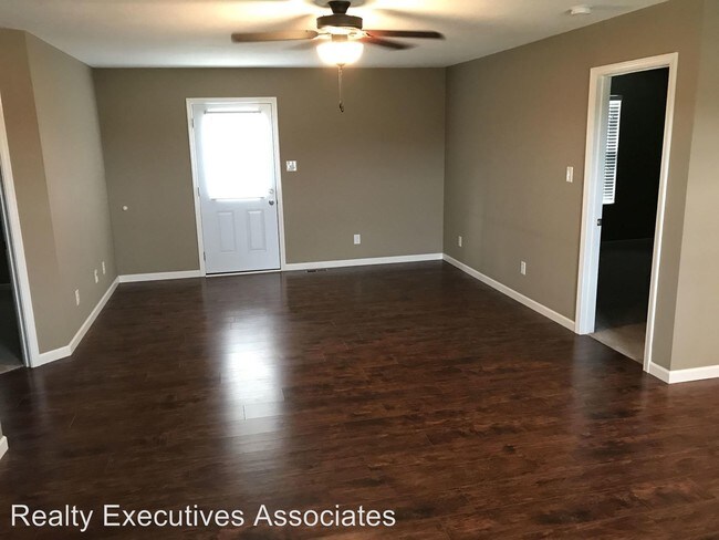 Foto del edificio - 3 br, 2 bath House - 893 N. Wright Road