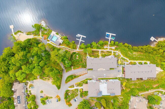 Photo du bâtiment - 727 Grandview Dr