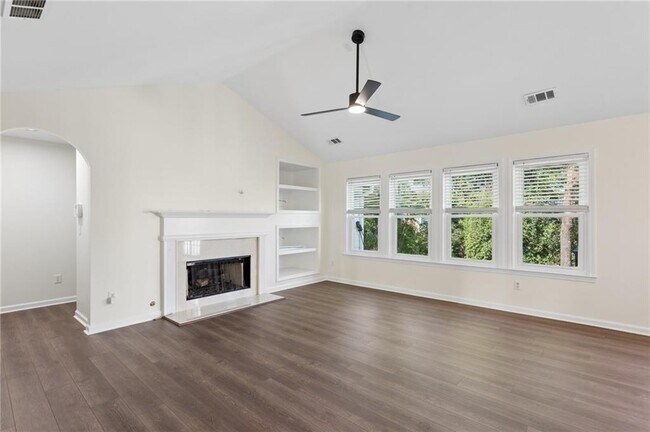 Building Photo - 3139 Brookeview Ln NW