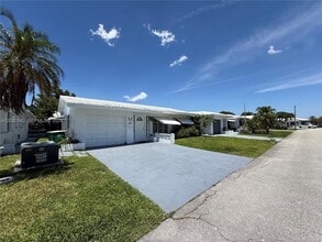 Building Photo - 8107 NW 58th Pl