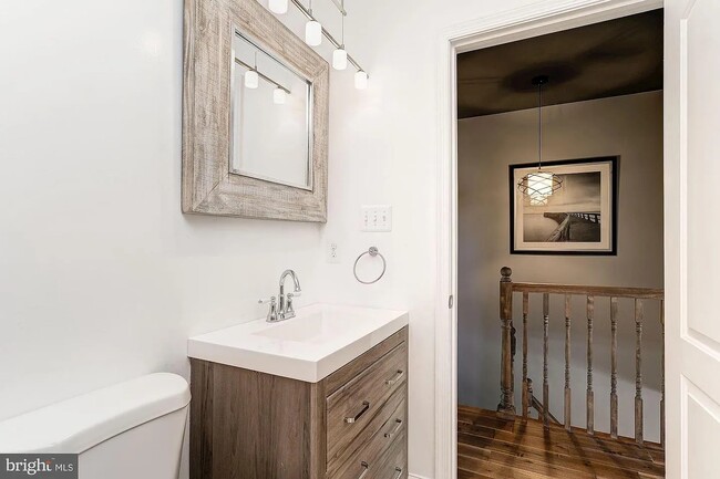 Building Photo - 811 Venable Ave