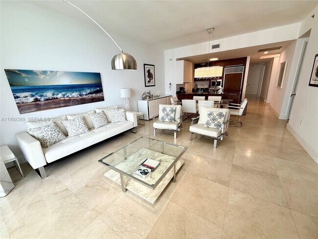 Foto del edificio - 15901 Collins Ave