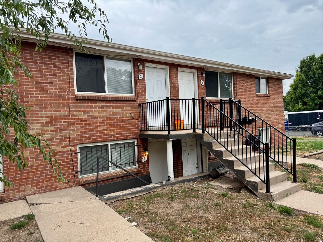 2 Bedroom 1 Bath In Lakewood! Available Now!! - 2 Bedroom 1 Bath In Lakewood! Available Now!!