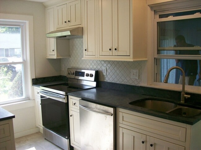 Foto del edificio - 480 Pleasant St