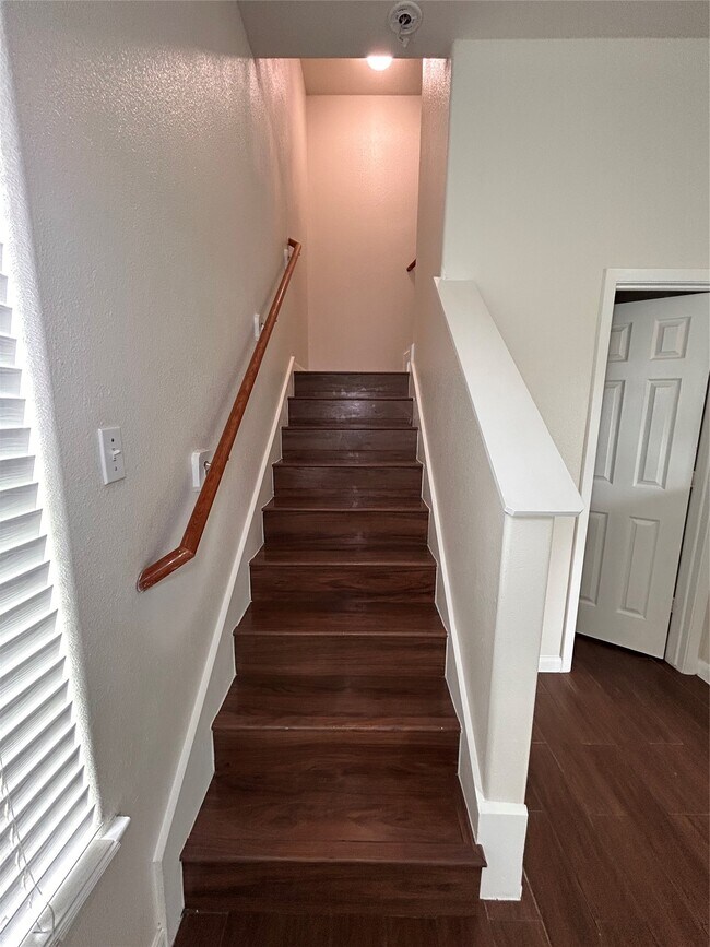 Foto del edificio - 6837 Larkstone St