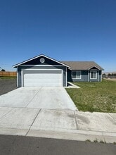 Building Photo - 363 Cardinal Pl