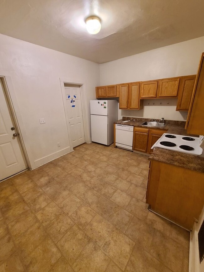 Building Photo - Terrific Oakland Location!