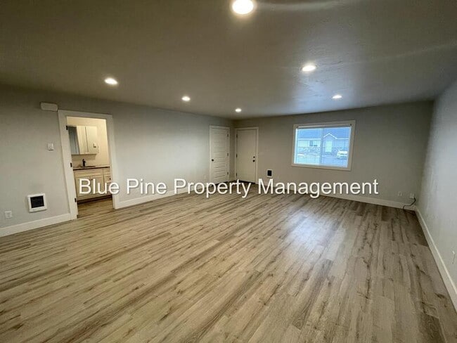 Building Photo - 170 Opal Ct
