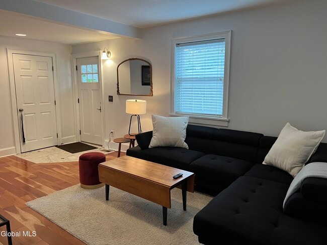 Foto del edificio - 223 Lake Ave