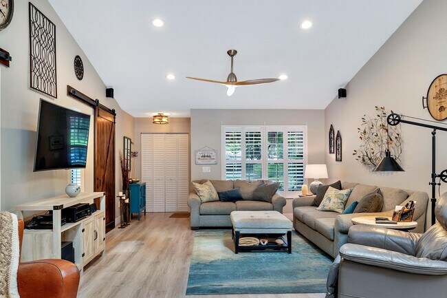 Foto del edificio - 2790 Azalea Ct