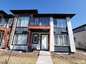 Building Photo - 446 Allard Blvd SW