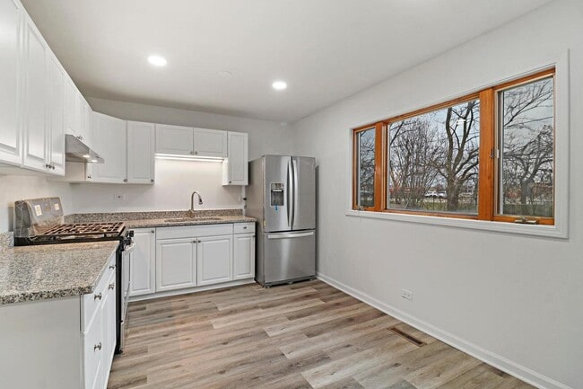 Building Photo - 1180 Larkdale Row