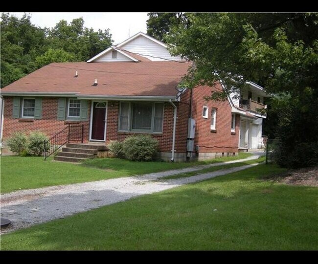 Building Photo - 5202 Wyoming Ave