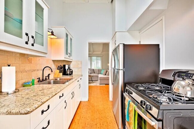 Foto del edificio - 8034 La Jolla Shores Dr