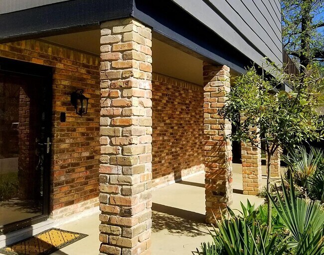 Foto del edificio - 710 Snead Ct
