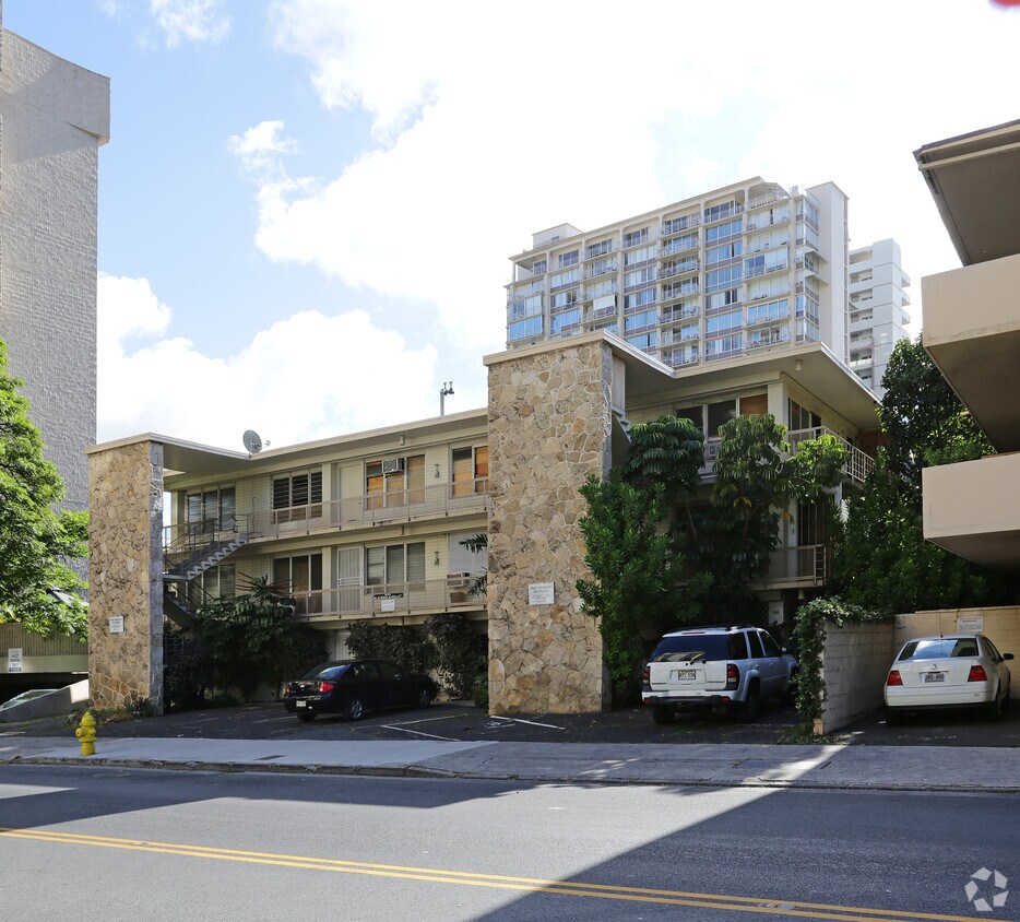 Primary Photo - 441 Kanekapolei St