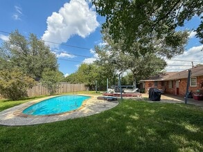 Building Photo - 8902 Blankenship Dr