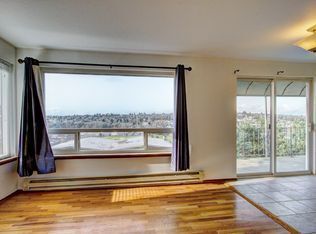 Building Photo - Queen Anne Triplex