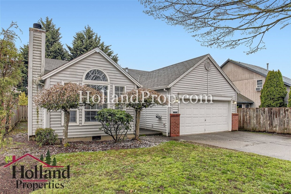 Beautiful Single-Family Home with 2-Car Garage in East Hillsboro! - Beautiful Single-Family Home with 2-Car Garage in East Hillsboro!