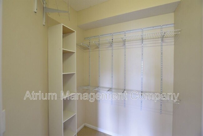 Foto del edificio - 12220 Wild Iris Way