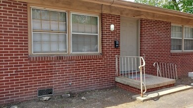 Building Photo - 707 E Quincy St