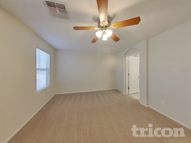 Building Photo - 8701 S 50th Dr