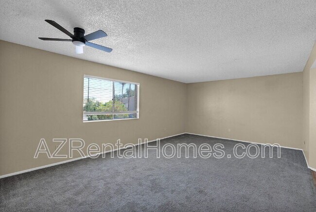 Foto del edificio - 8155 E Roosevelt St
